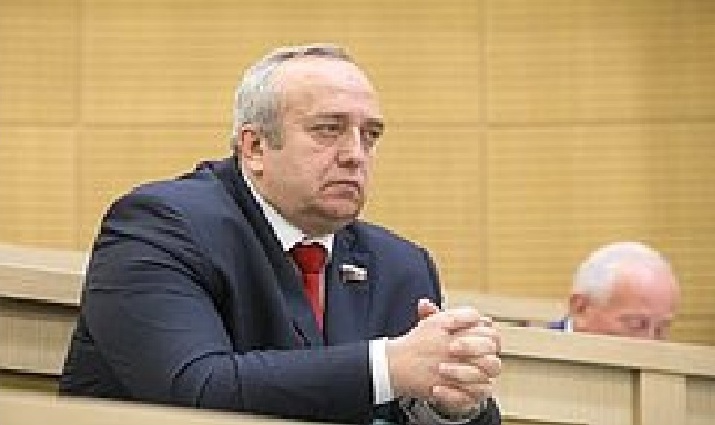 Franz Klinzewitsch: Irgendeine Phantasmagorie im Geiste der schlimmsten Spionageromane Franz Klinzewitsch: Irgendeine Phantasmagorie im Geiste der schlimmsten Spionageromane