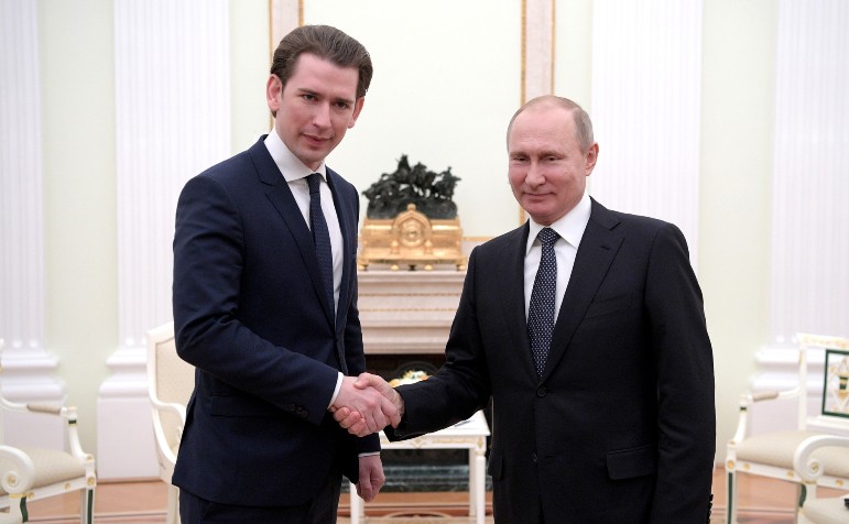 Präsident Putin und der österreichische Bundeskanzler zu Gesprächen in St. Petersburg