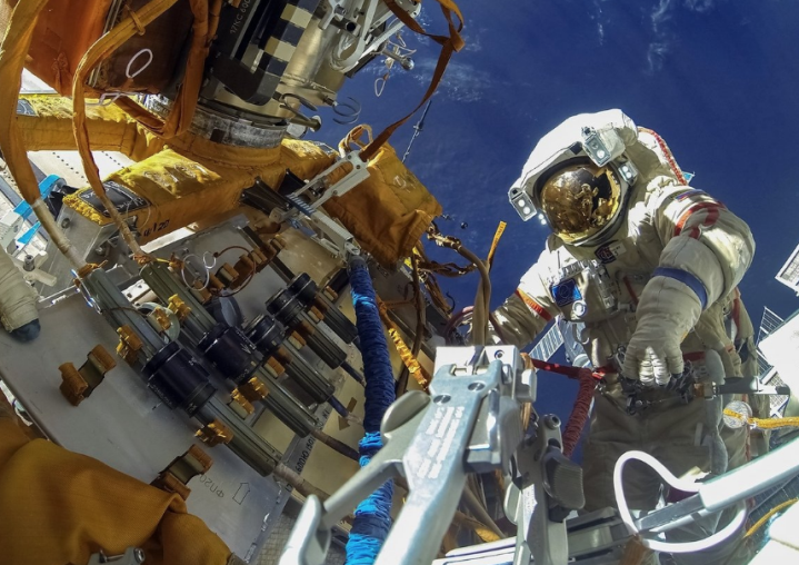Russische Kosmonauten untersuchen Leck in der an der ISS angedockten Sojus