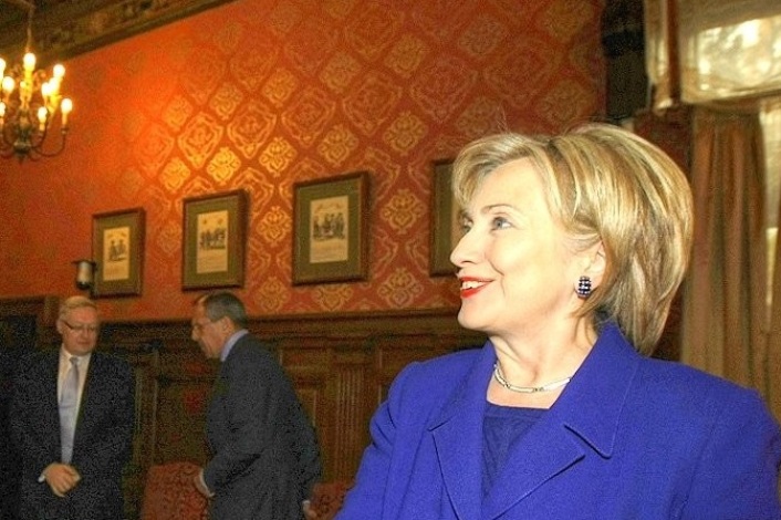 Clinton: Macrons Meinung veraltet Clinton: Macrons Meinung veraltet