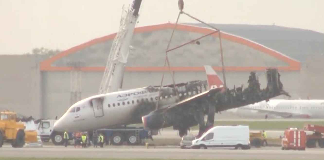 Flugzeugunglück in Moskau: Medien berichten von Fehlern der Piloten