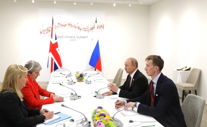 Peskow über das Gespräch Putin und May auf der G20