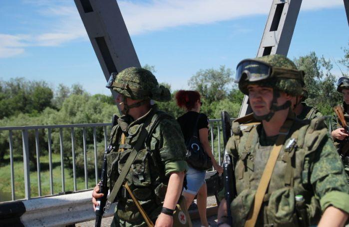 Lugansker Volksrepublik und ukrainische Streitkräfte ziehen synchron Streitkräfte von der Kontaktlinie ab