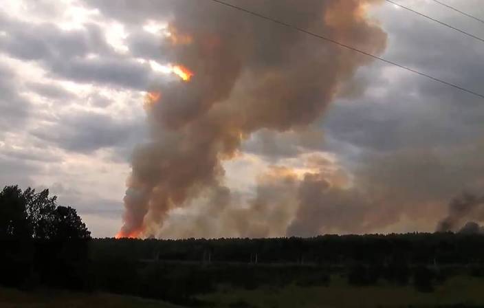 Brand und Explosionen in russischem Militärlager