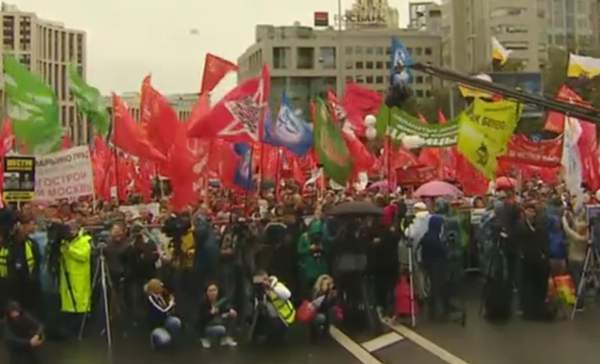 Faire Wahlen: Ungefähr 4.000 Menschen kamen zur Kundgebung der Kommunistischen Partei nach Moskau