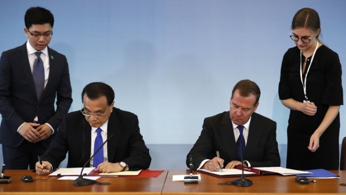 Medwedew betont das hohe Maß an Partnerschaft zwischen Russland und China