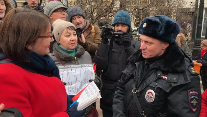 Demonstration zur Erinnerung an Markelov und Baburova in Moskau