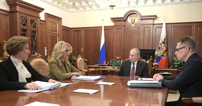 Putin hat hält Sitzung zur Ausbreitung des Coronavirus ab