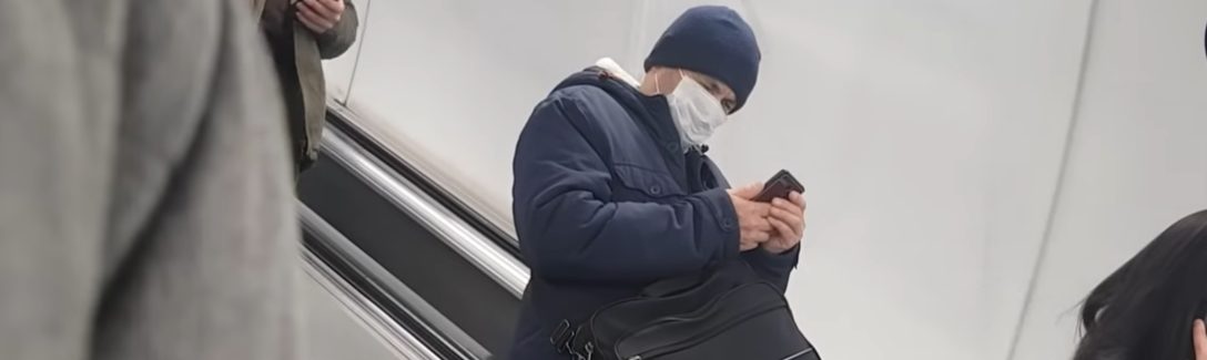 Verkehrspolizei verteilt in der Region Moskau kostenlos Masken