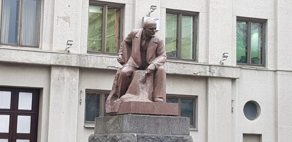  „Lenin lebte! Lenin lebt! Lenin wird leben!“ Aber im Mausoleum? 