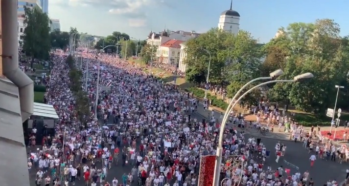 Demonstrationen in Minsk – pro und contra Lukaschenko