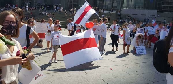 Umfrage: Belarussen in drei Lager gespalten