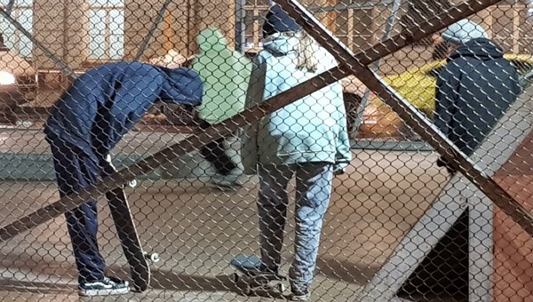 Kreml verweigert Dialog mit Jugendlichen, die bei Nawalny-Protesten an „Pogromen“ teilnahmen Kreml verweigert Dialog mit Jugendlichen, die bei Nawalny-Protesten an „Pogromen“ teilnahmen