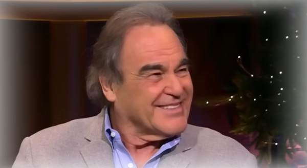 Oliver Stone: USA führen Krieg gegen Russland 
