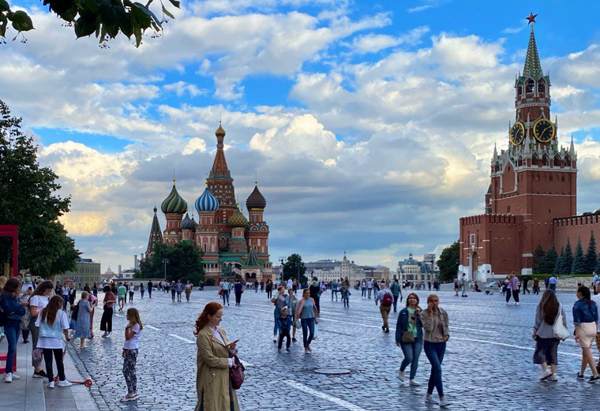 Wahlen zur Staatsduma: außerparlamentarische Parteien im Vergleich