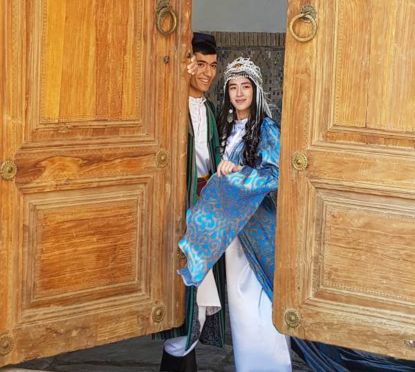 „Auf jeden Fall wählen!“ Am vorigen Sonntag wählte Usbekistan seinen Präsidenten „Auf jeden Fall wählen!“ Am vorigen Sonntag wählte Usbekistan seinen Präsidenten