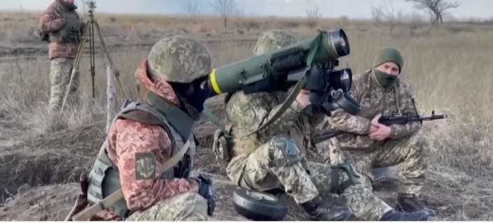 Ukrainischer TV-Kanal zeigt Aufnahmen des ersten Einsatzes von Javelin im Donbass