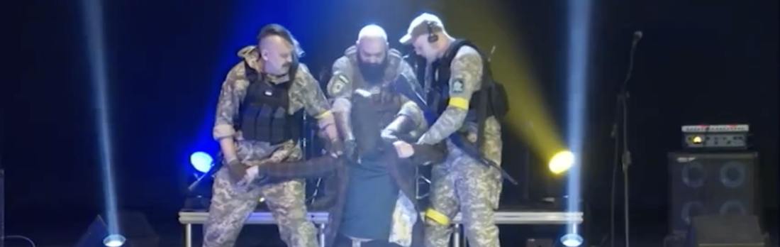 Theateraufführung mit „Geiselnahme“ durch ukrainisches Militär in Kaluga schockiert viele Russen Theateraufführung mit „Geiselnahme“ durch ukrainisches Militär in Kaluga schockiert viele Russen