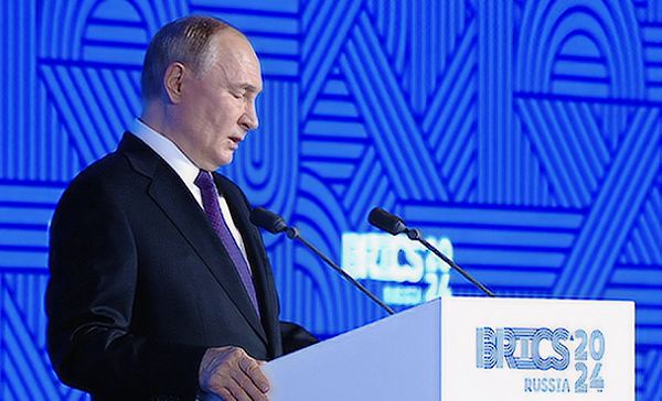 Putin sprach auf der Plenarsitzung des BRICS Business Forum