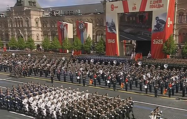 Siegesfeiern in Moskau: weniger ausländische Gäste, hohe Bedeutung in Russland und neue Spannungen um Kiew